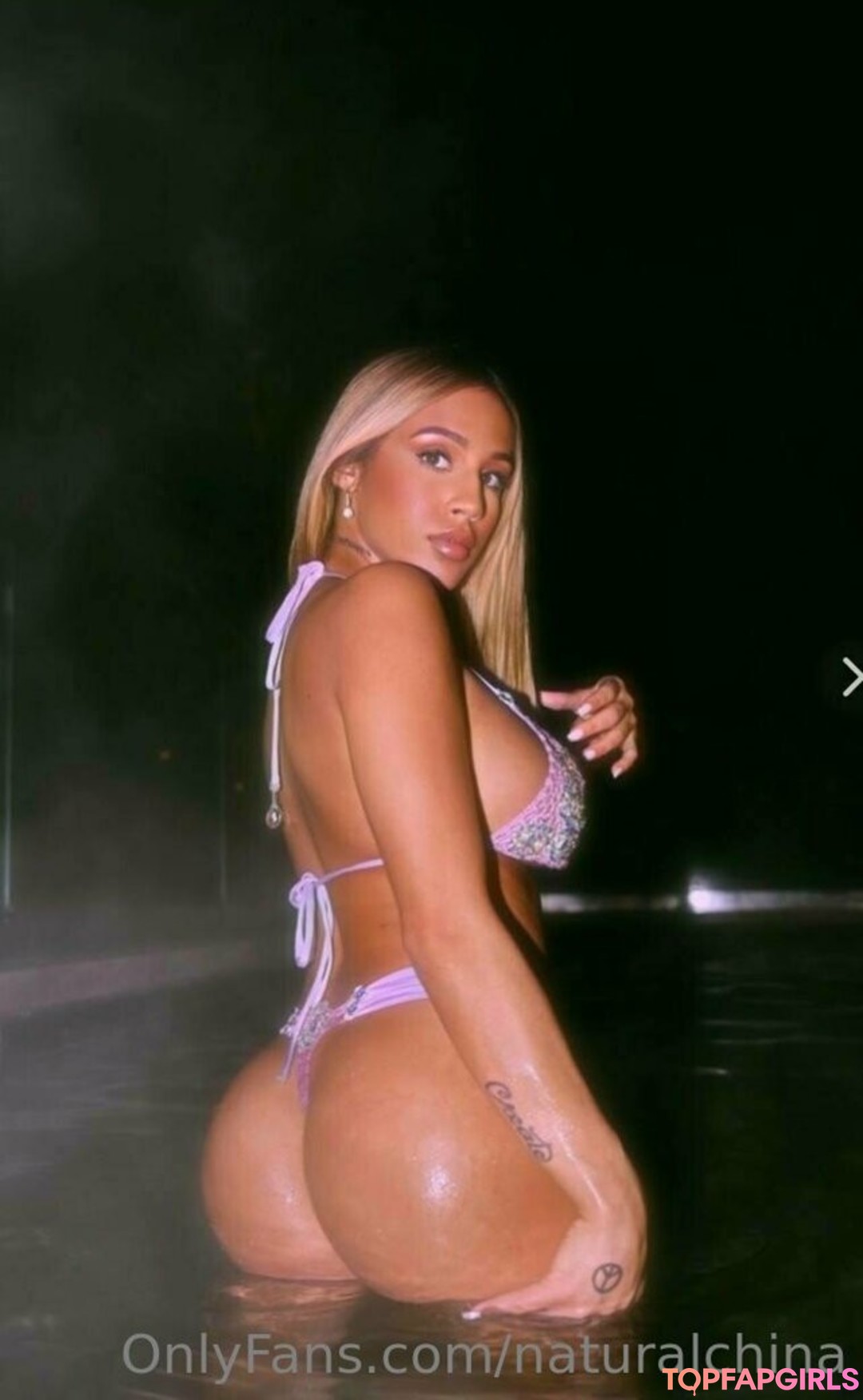 Naakte gelekte OnlyFans-foto van Bubble Booty #1232