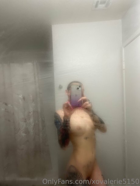 Naakte gelekte OnlyFans-foto van Xovalerie