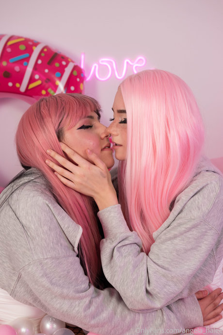 Naakte gelekte OnlyFans-foto van Angela Halee