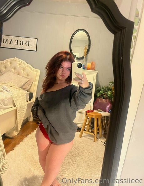 Naakte gelekte OnlyFans-foto van Cassie