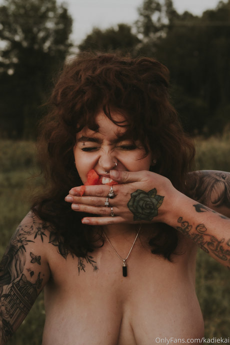 Naakte gelekte OnlyFans-foto van Kadiekai