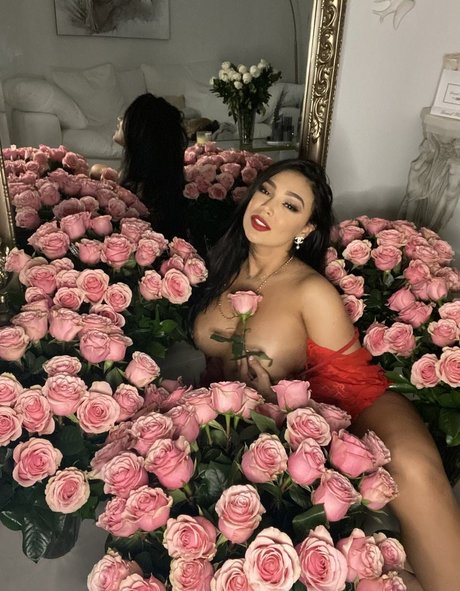 Naakte gelekte OnlyFans-foto van Exoticesmeralda