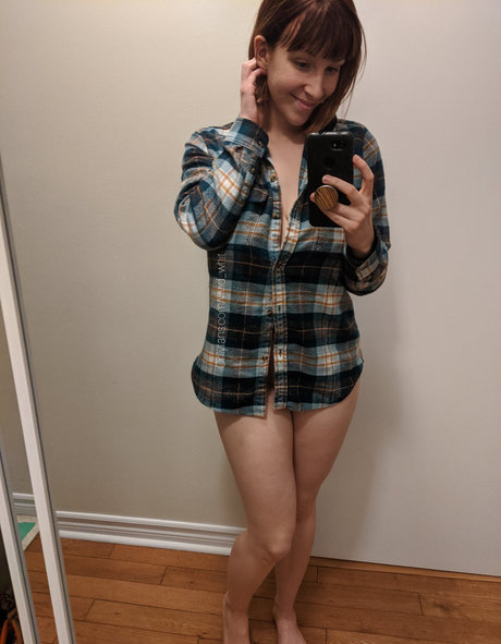 Naakte gelekte OnlyFans-foto van Vividwhit