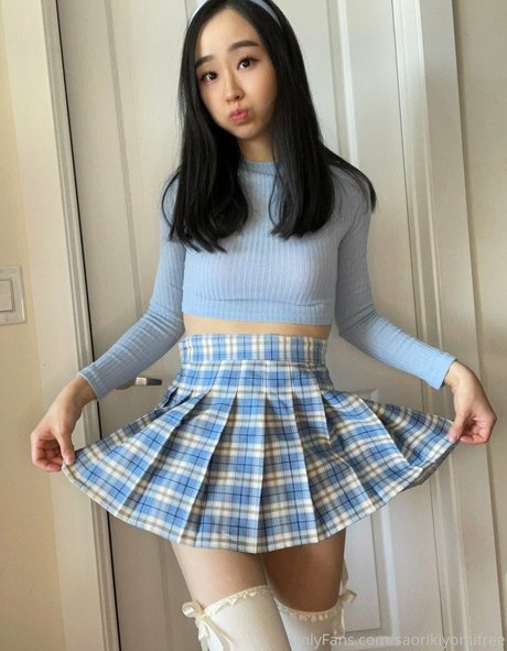 Naakte gelekte OnlyFans-foto van Saori Kiyomi
