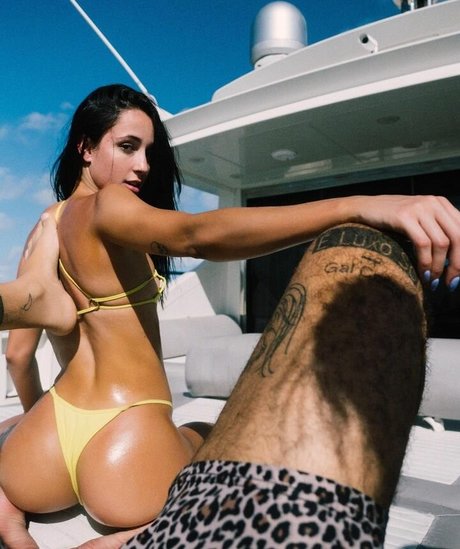Naakte gelekte OnlyFans-foto van Ohrangutang