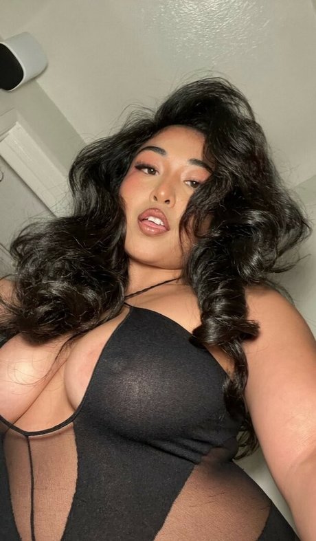 Naakte gelekte OnlyFans-foto van Dollycakes