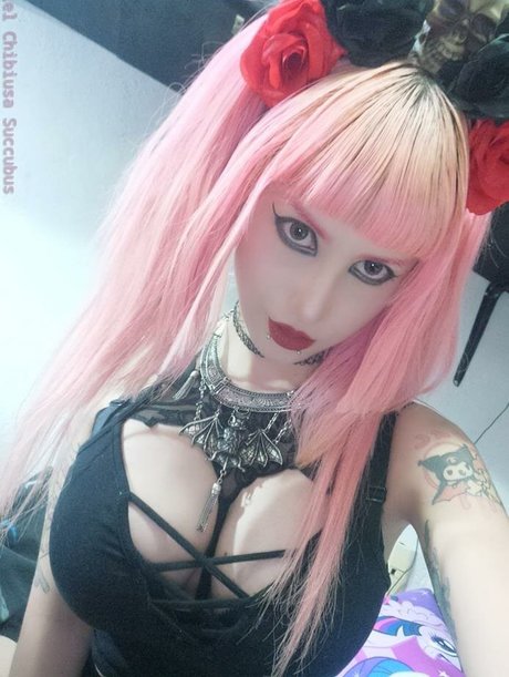 Naakte gelekte OnlyFans-foto van Ariel Chibiusa