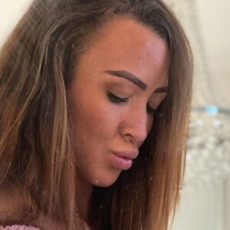 Naakte gelekte OnlyFans-foto van Zara Zentio