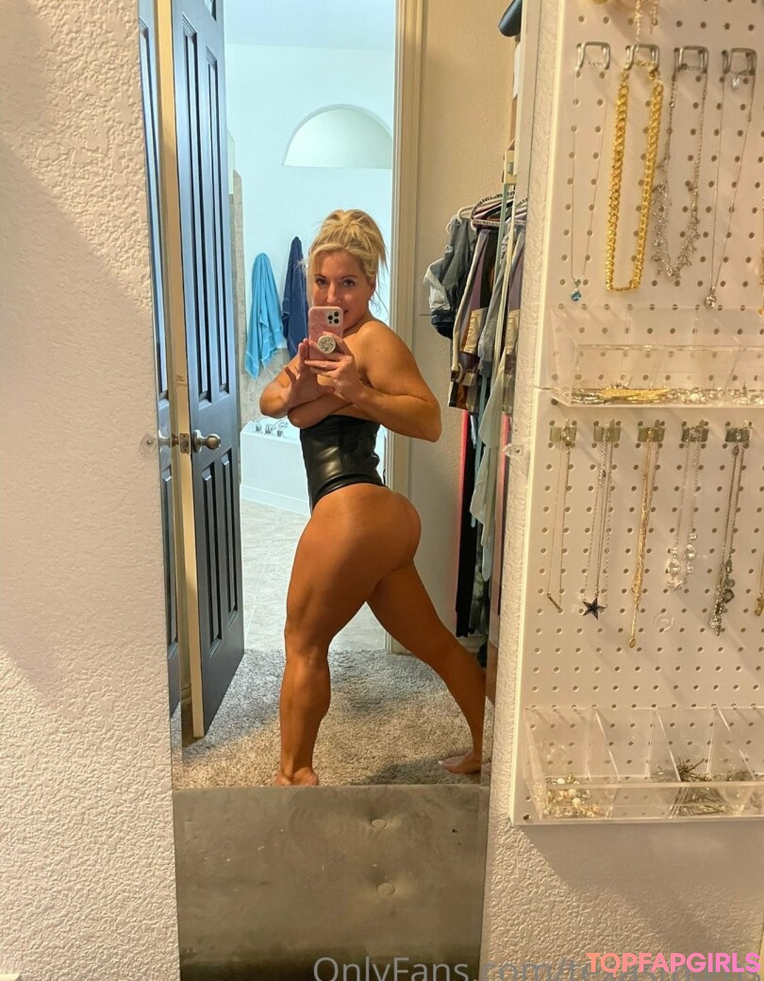 Naakte gelekte OnlyFans-foto van Texasthighs #1293