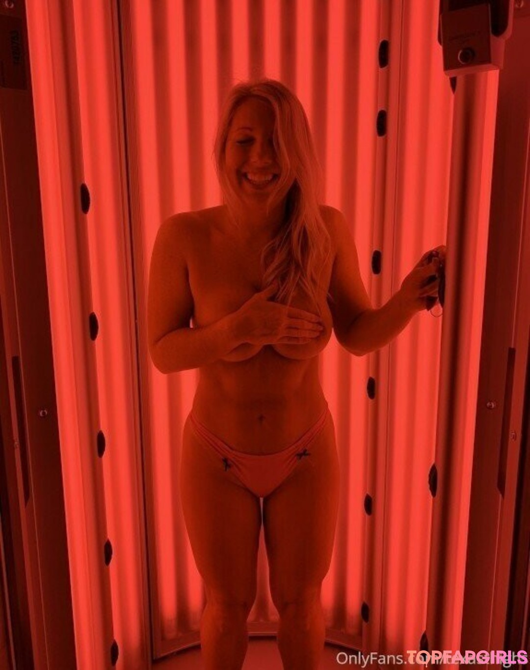 Naakte gelekte OnlyFans-foto van Texasthighs #1970