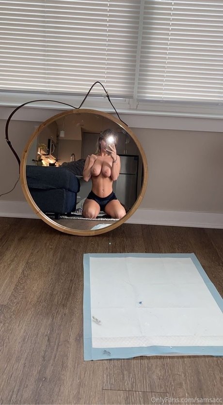 Naakte gelekte OnlyFans-foto van Samanthasimmonss