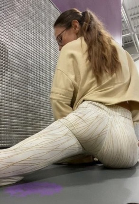 Naakte gelekte OnlyFans-foto van Stormiskies