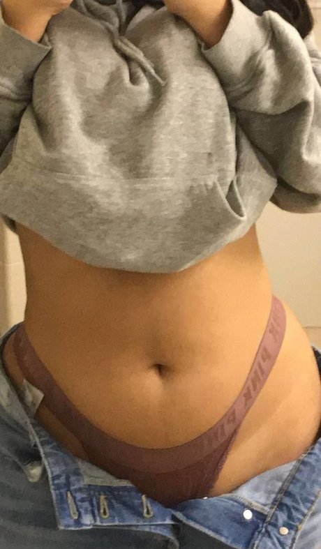 Naakte gelekte OnlyFans-foto van Shecid