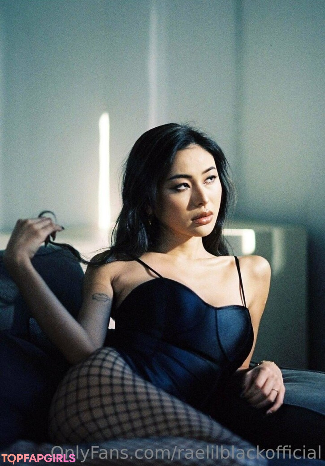 Naakte gelekte OnlyFans-foto van Raelilblack #1550