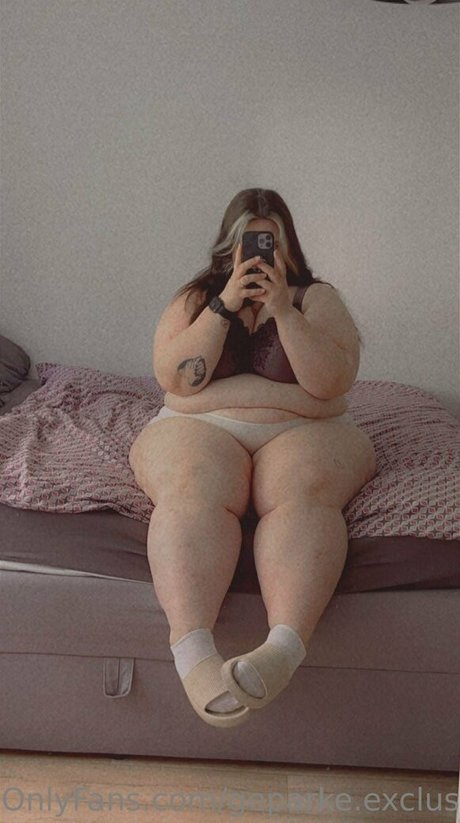 Naakte gelekte OnlyFans-foto van Perlaexclusive