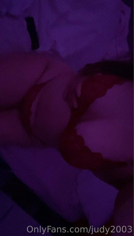 Naakte gelekte OnlyFans-foto van Judy2003