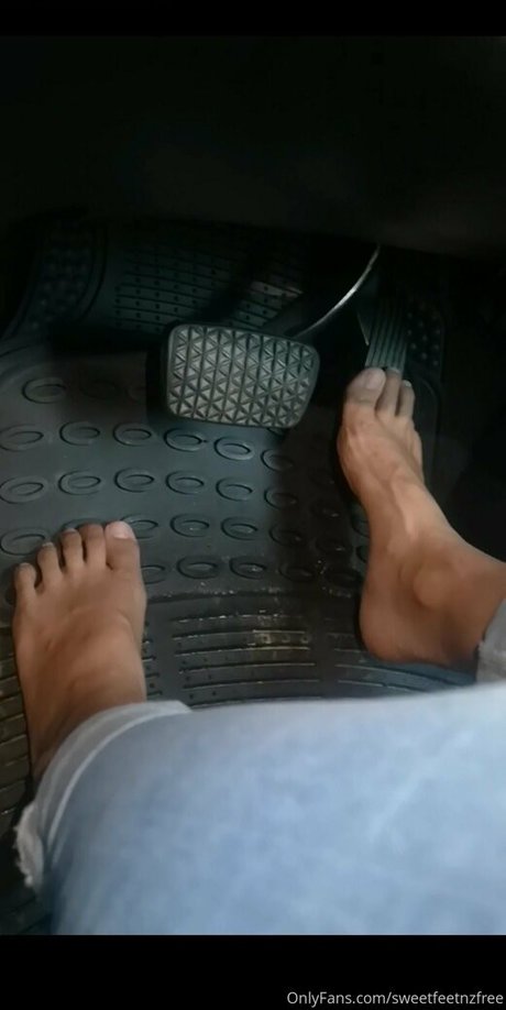 Naakte gelekte OnlyFans-foto van Sweetfeetnzfree
