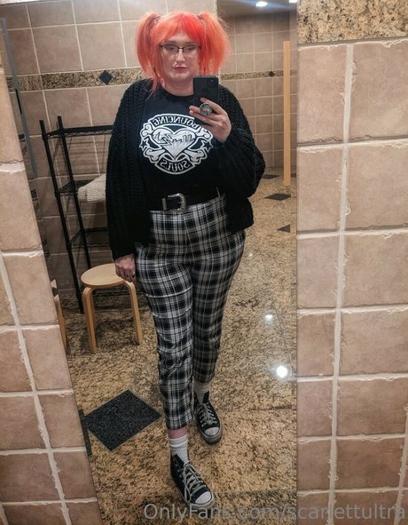 Naakte gelekte OnlyFans-foto van Scarlettultra