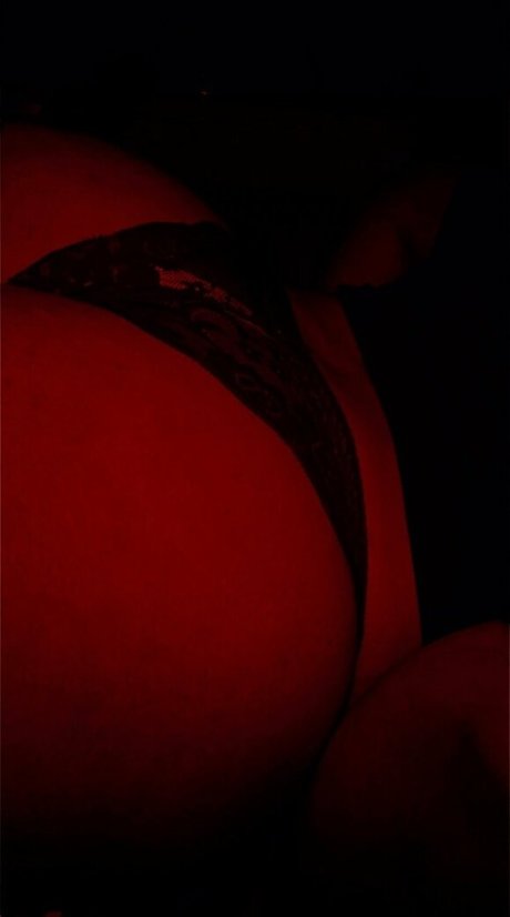 Naakte gelekte OnlyFans-foto van Bountyhuntforjabbahutt