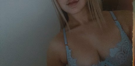 Naakte gelekte OnlyFans-foto van Chlloegrace03