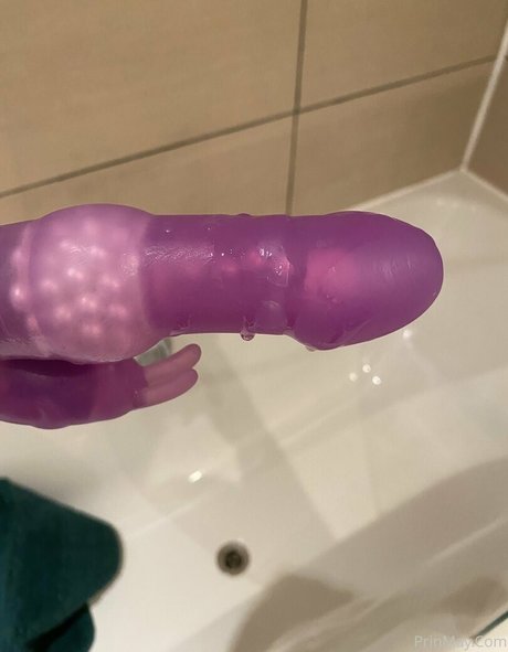 Naakte gelekte OnlyFans-foto van Prinnymay