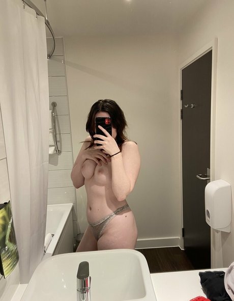 Naakte gelekte OnlyFans-foto van Ashleysquirts