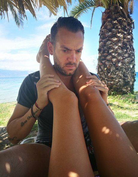 Naakte gelekte OnlyFans-foto van Nikoletta Ralli