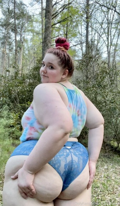 Naakte gelekte OnlyFans-foto van Phattiefawn