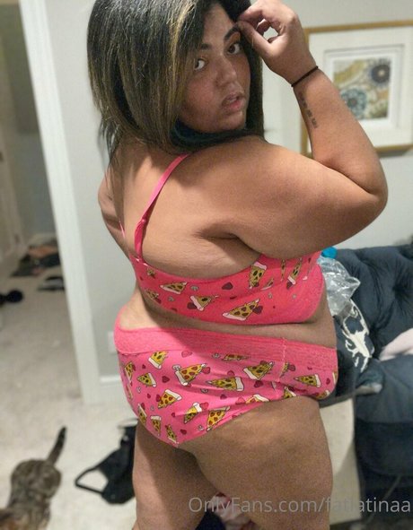 Naakte gelekte OnlyFans-foto van Fatlatinaa