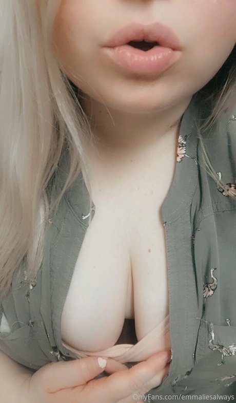 Naakte gelekte OnlyFans-foto van Emmaliesalways