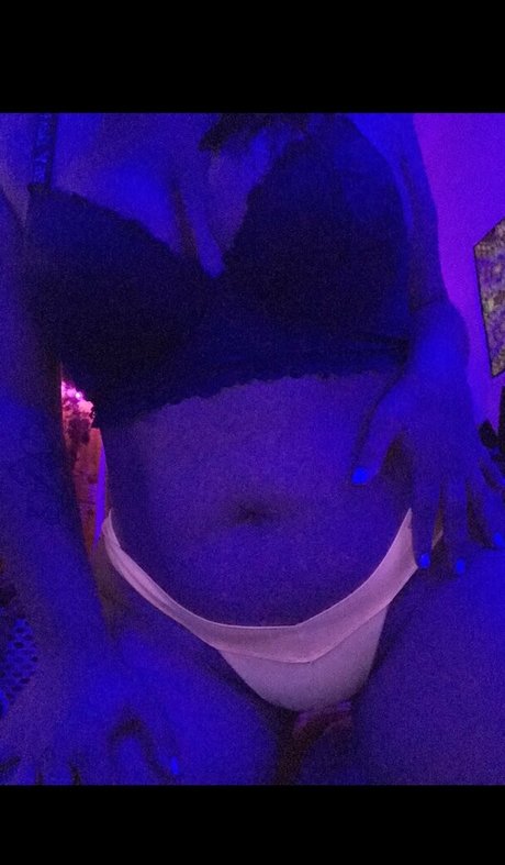 Naakte gelekte OnlyFans-foto van Morsophine
