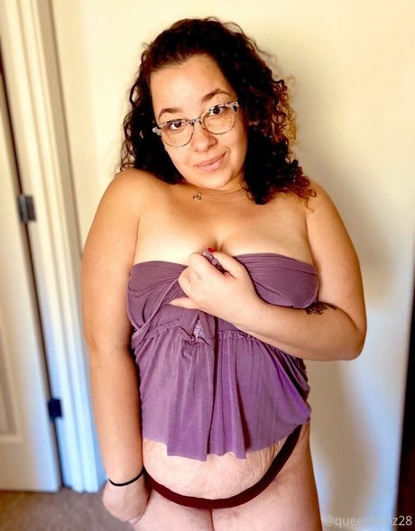 Naakte gelekte OnlyFans-foto van Queenkenz28
