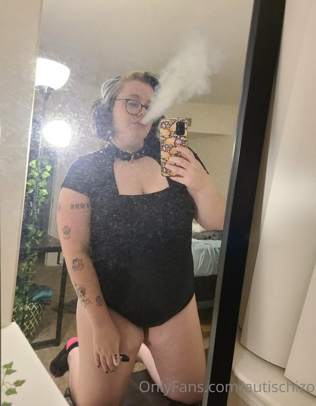Naakte gelekte OnlyFans-foto van Autischizo