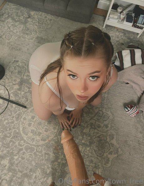 Naakte gelekte OnlyFans-foto van Townfree