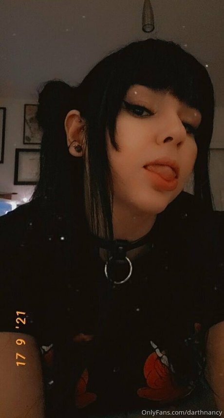 Naakte gelekte OnlyFans-foto van Darthnancy