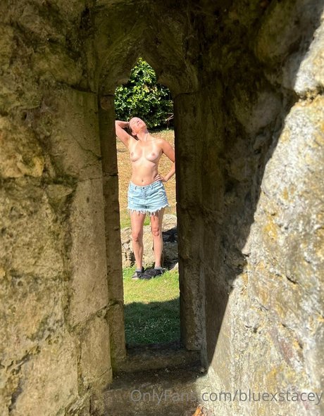 Naakte gelekte OnlyFans-foto van Bluexstacey