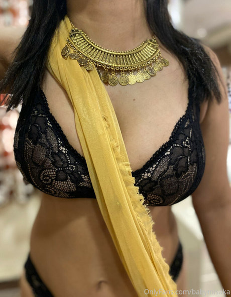Naakte gelekte OnlyFans-foto van Baby Misaka
