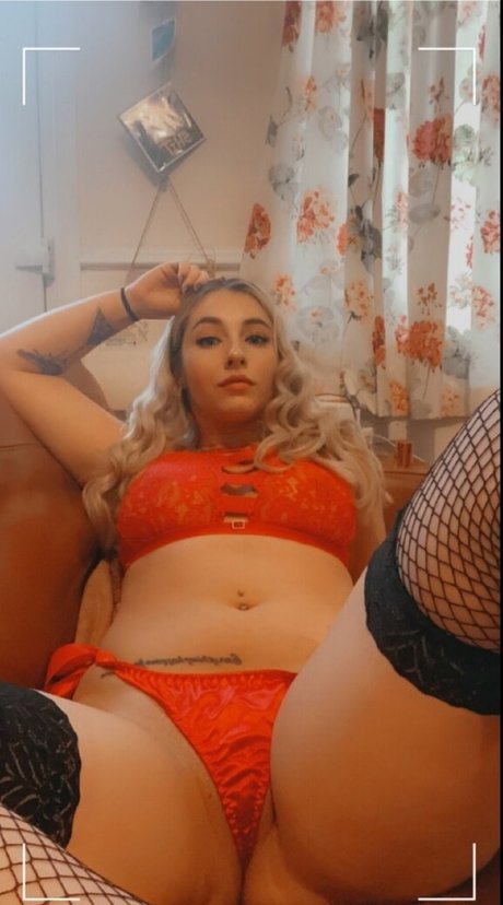 Naakte gelekte OnlyFans-foto van Poppyalex
