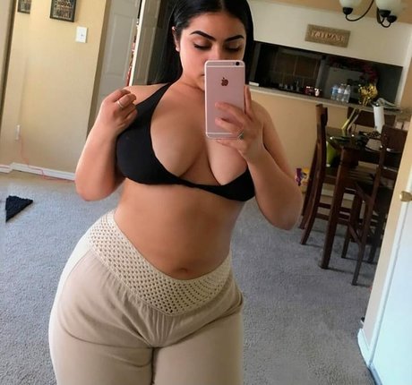 Naakte gelekte OnlyFans-foto van Megan Velez
