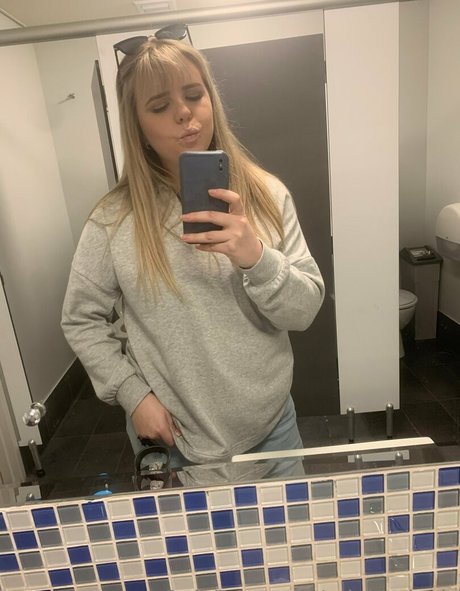 Naakte gelekte OnlyFans-foto van Erinjaydavis