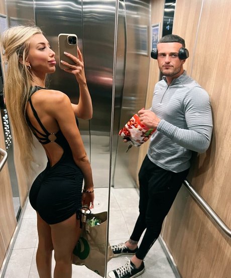 Naakte gelekte OnlyFans-foto van Liilybelle