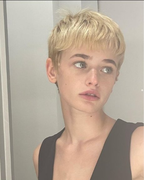 Naakte gelekte OnlyFans-foto van Esther Mcgregor