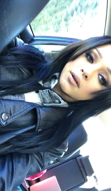 Naakte gelekte OnlyFans-foto van Hollyhendrix