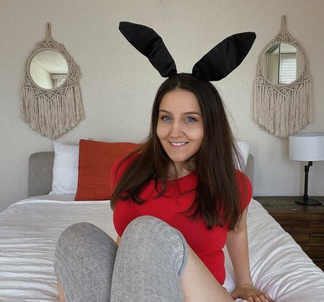 Naakte gelekte OnlyFans-foto van Ellesfreepage