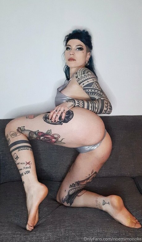 Naakte gelekte OnlyFans-foto van Noemi Riot