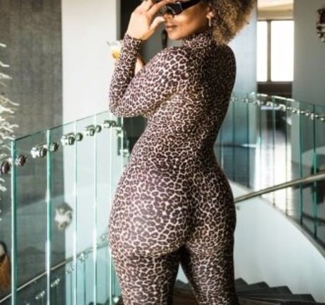 Naakte gelekte OnlyFans-foto van Melyssa Ford