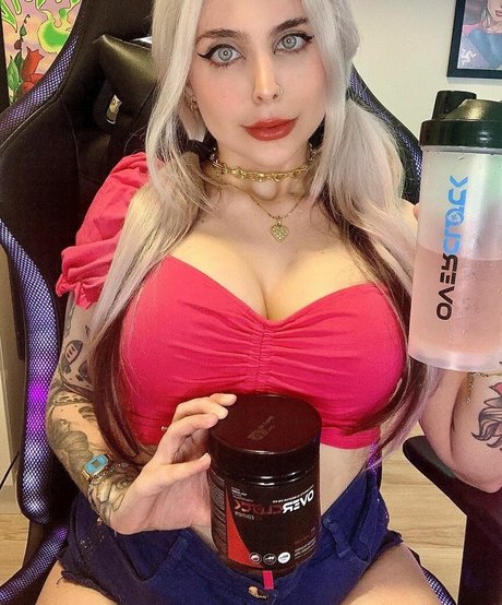 Naakte gelekte OnlyFans-foto van Tamires Panage