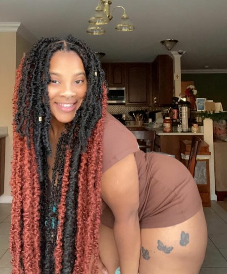 Naakte gelekte OnlyFans-foto van Kandiiikain