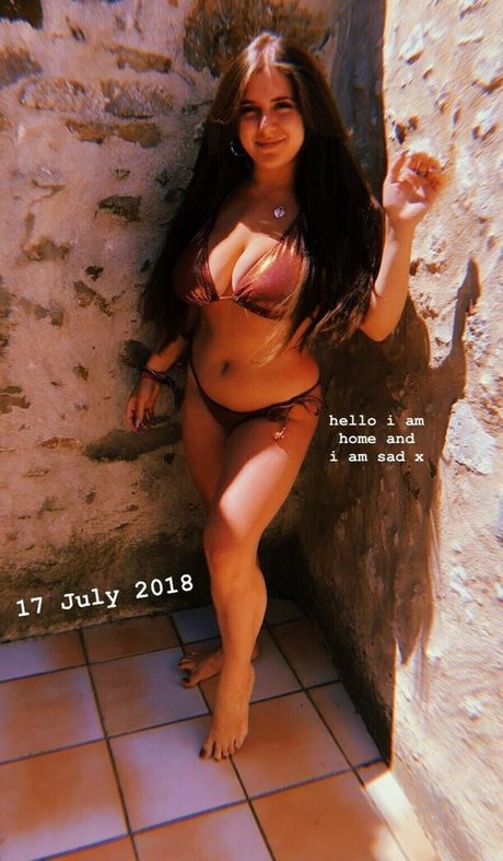 Naakte gelekte OnlyFans-foto van Beth G