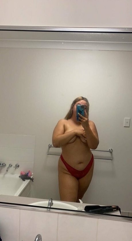 Naakte gelekte OnlyFans-foto van Kaitlynnrosee